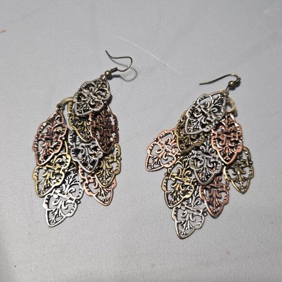 Dangling tri color fashion earrings - Picture 2 of 4